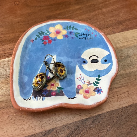 3/$28 Cute sloth trinket or jewelry dish - Picture 3 of 7